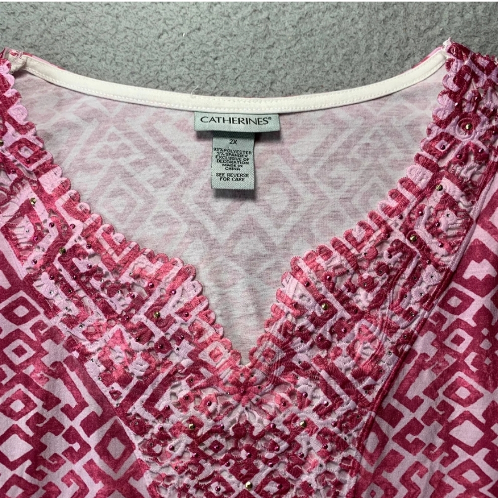 Catherine's embellished top. Fits like a 3x
